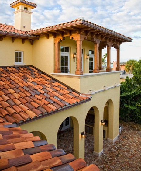 Фото даху з керамічною черепицею