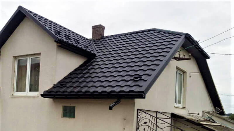 Фото даху з металочерепицею