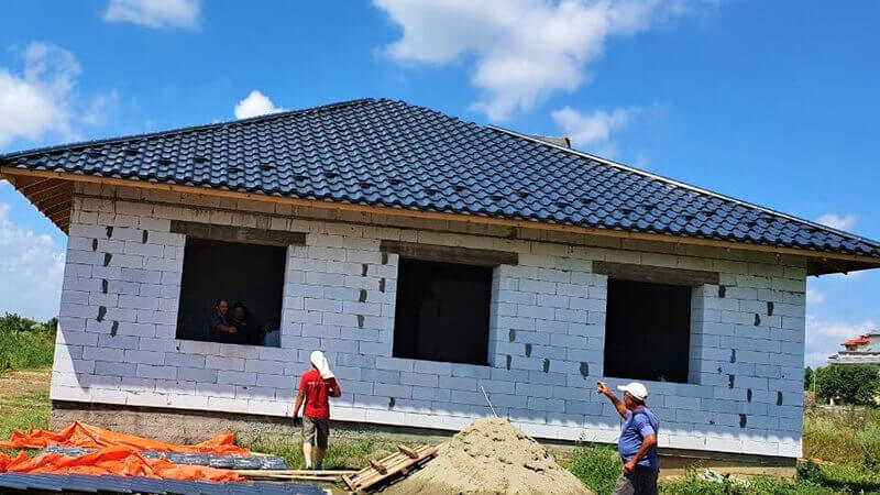 Фото даху з металочерепицею