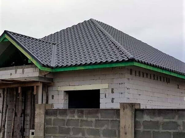 Фото даху з металочерепицею