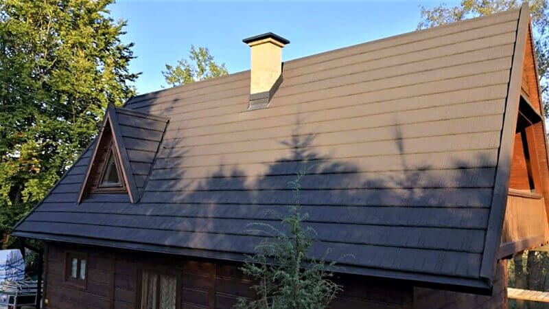 Фото даху з композитною черепицею